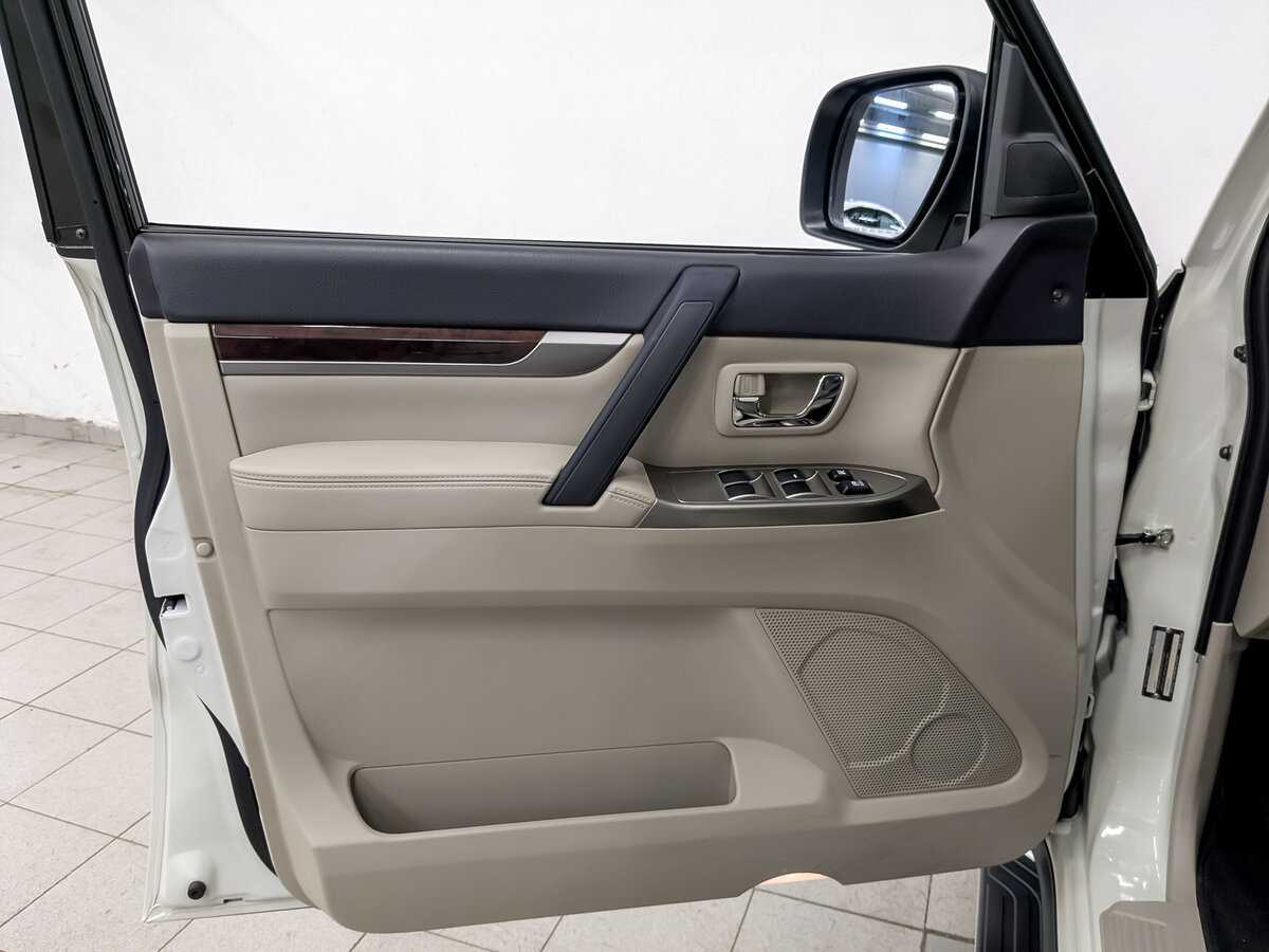 Купить Mitsubishi Pajero, 2021, 26 852 км, фото №17