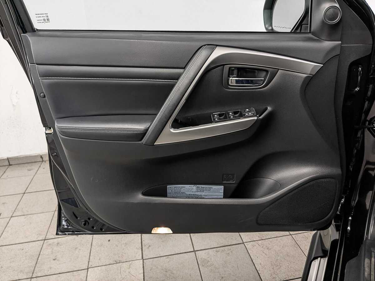 Купить Mitsubishi Montero Sport, 2021, 12 156 км, фото №17