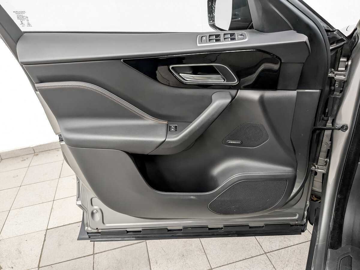 Купить Jaguar F-Pace, 2018, 77 584 км, фото №17
