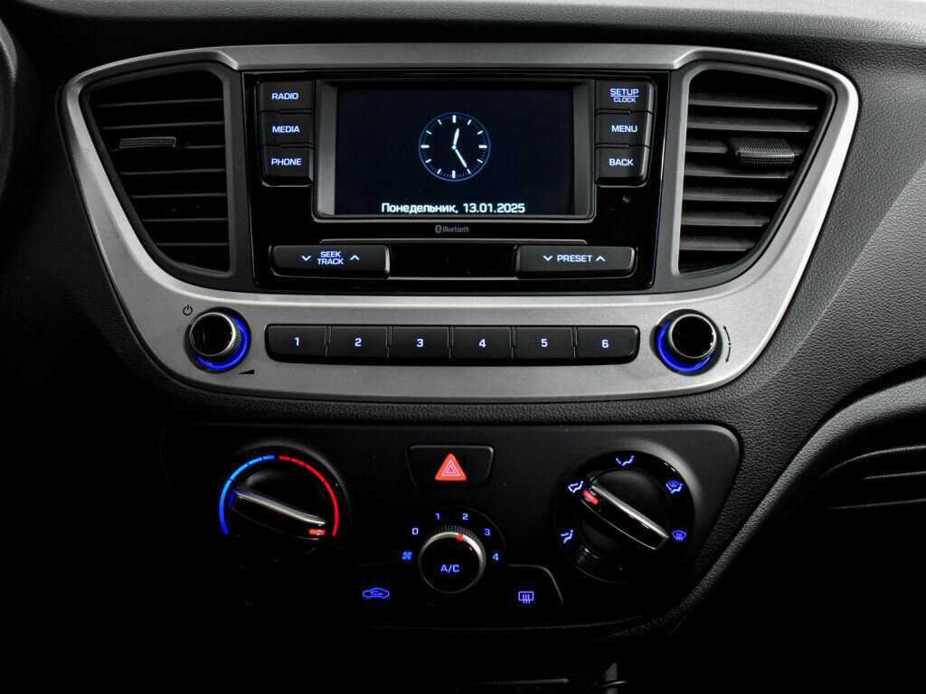 Купить Hyundai Solaris, 2017, 66 444 км, фото №16