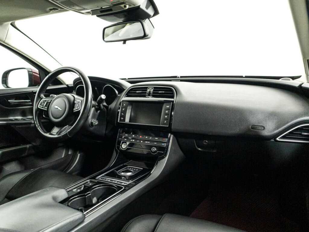 Купить Jaguar XE, 2017, 162 965 км, фото №9