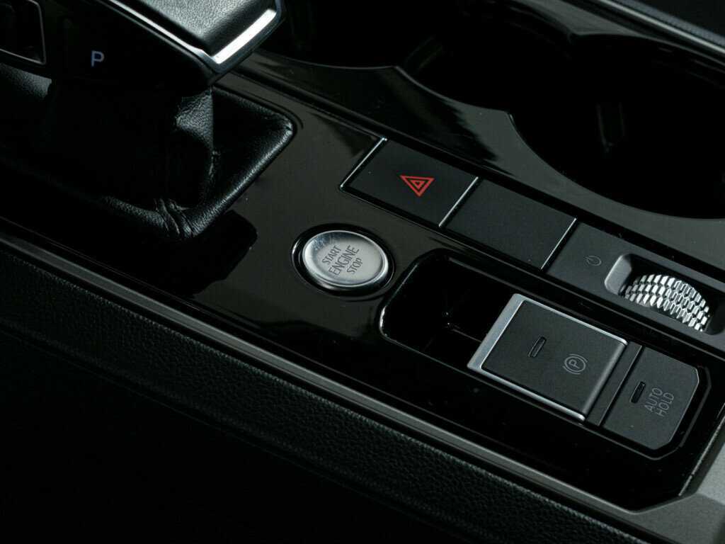 Купить Volkswagen Touareg, 2019, 157 305 км, фото №17