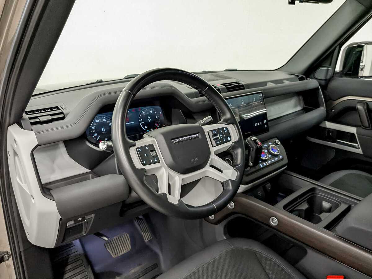 Купить Land Rover Defender 110, 2021, 67 614 км, фото №16