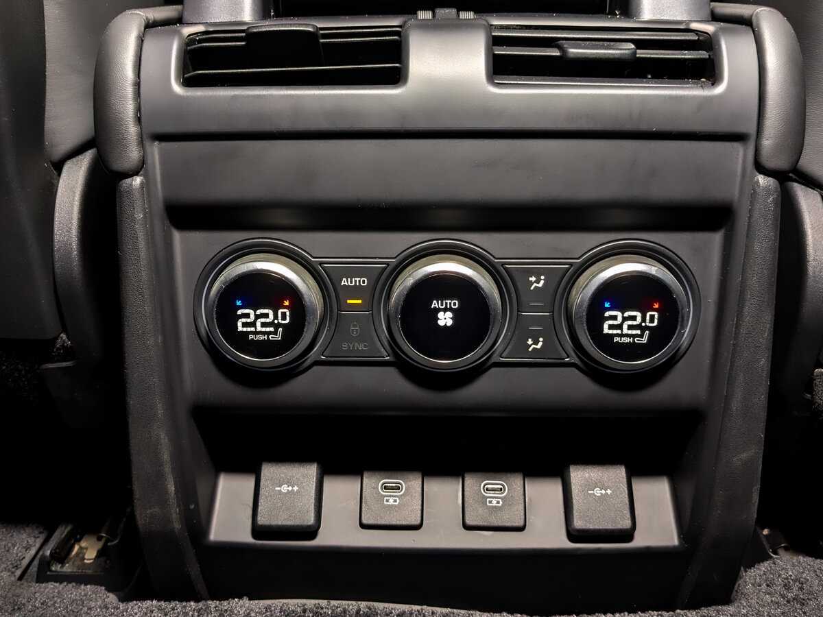 Купить Land Rover Defender 90, 2021, 42 933 км, фото №27