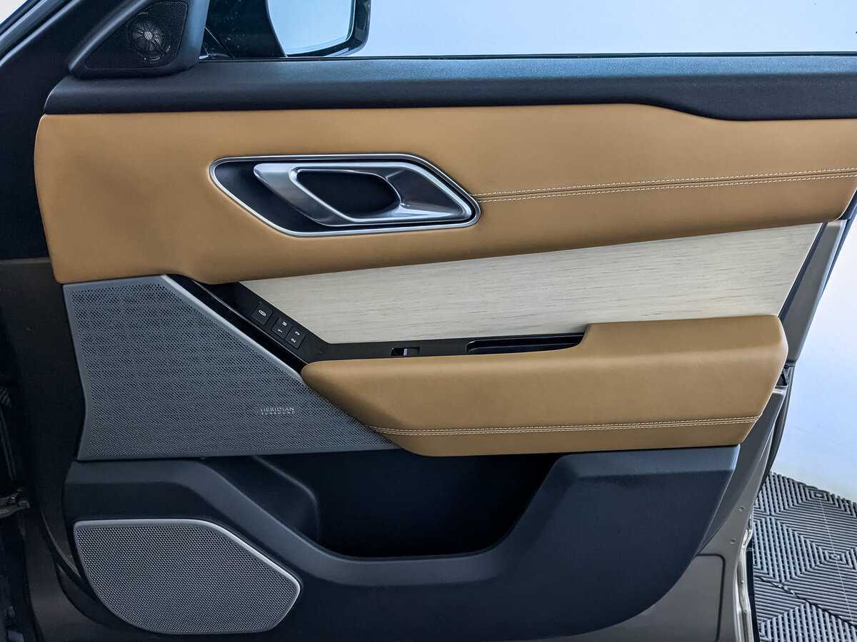 Купить Land Rover Range Rover Velar, 2017, 77 769 км, фото №24