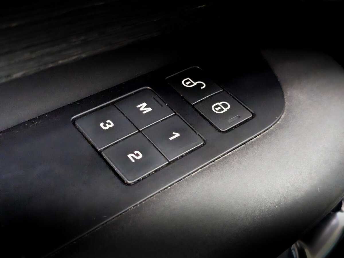 Купить Land Rover Discovery, 2018, 235 759 км, фото №29