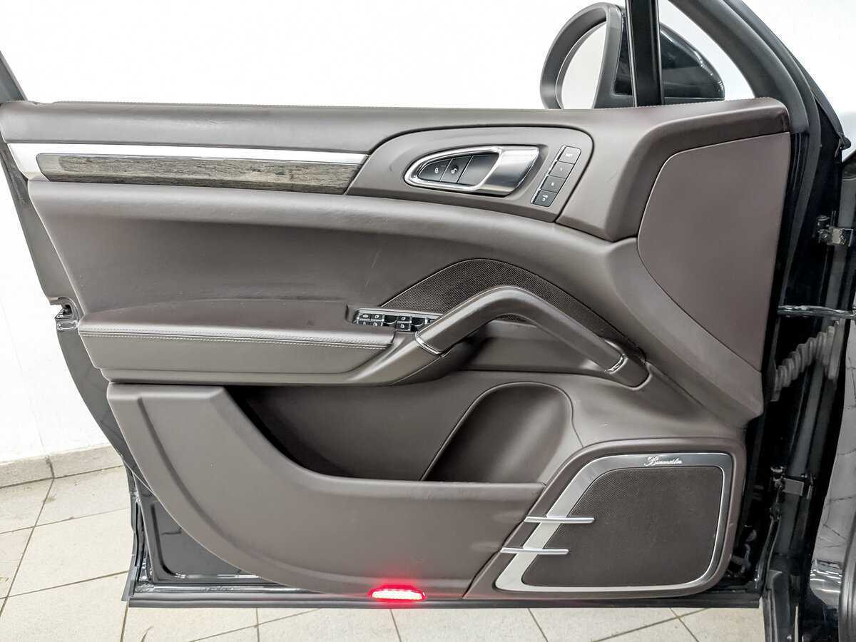 Купить Porsche Cayenne Turbo, 2012, 208 725 км, фото №19