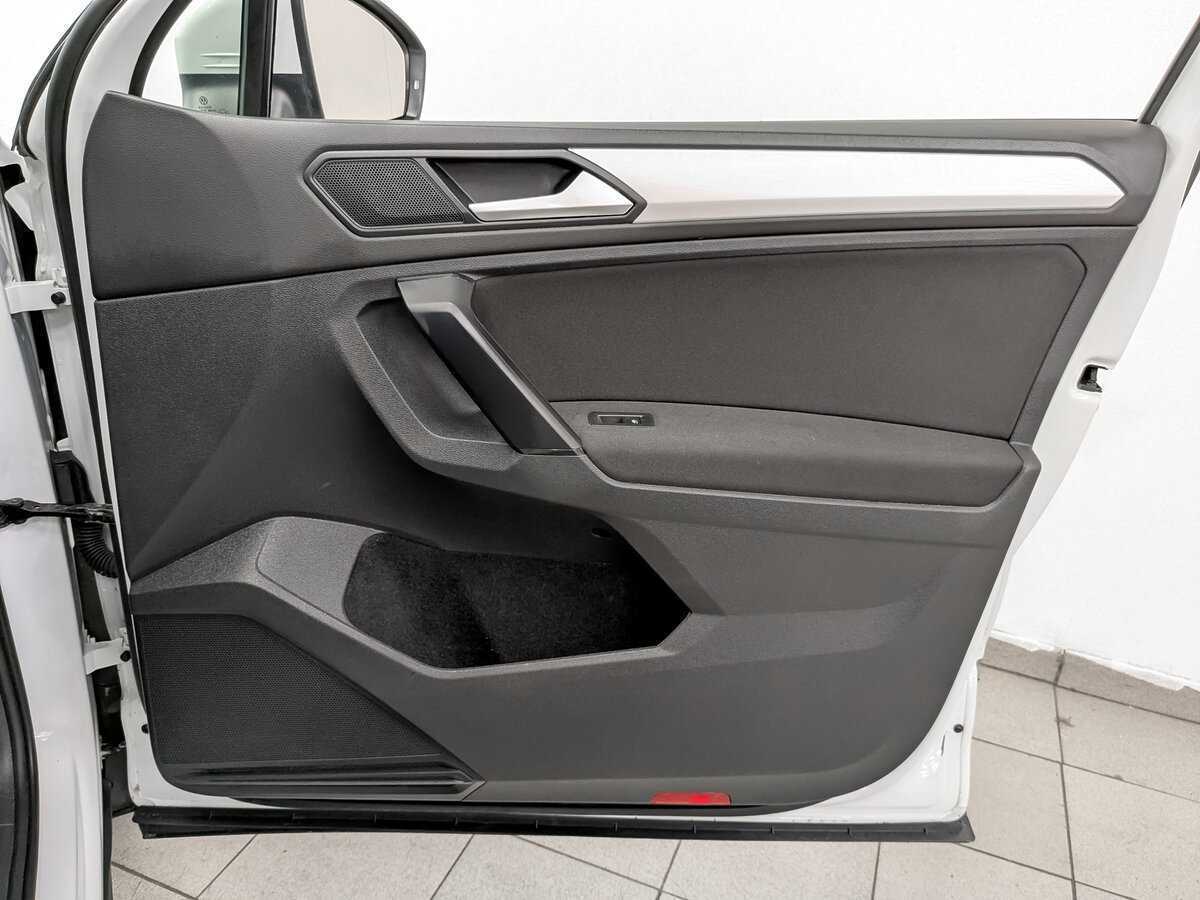Купить Volkswagen Tiguan, 2021, 131 780 км, фото №23