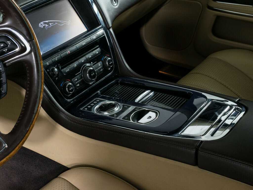 Купить Jaguar XJ, 2010, 165 165 км, фото №18