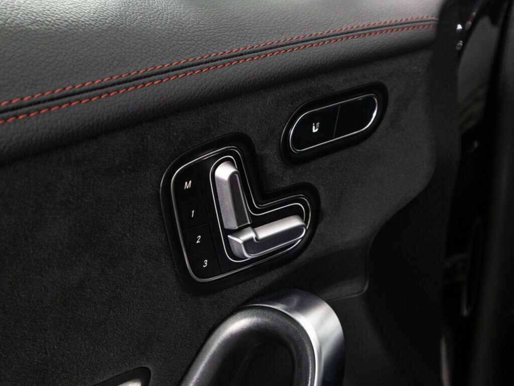 Купить Mercedes-Benz CLA 200, 2020, 49 750 км, фото №18