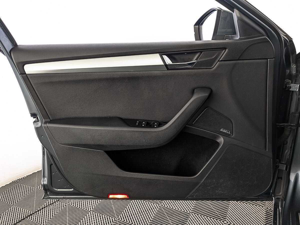 Купить Skoda Superb, 2018, 123 228 км, фото №17