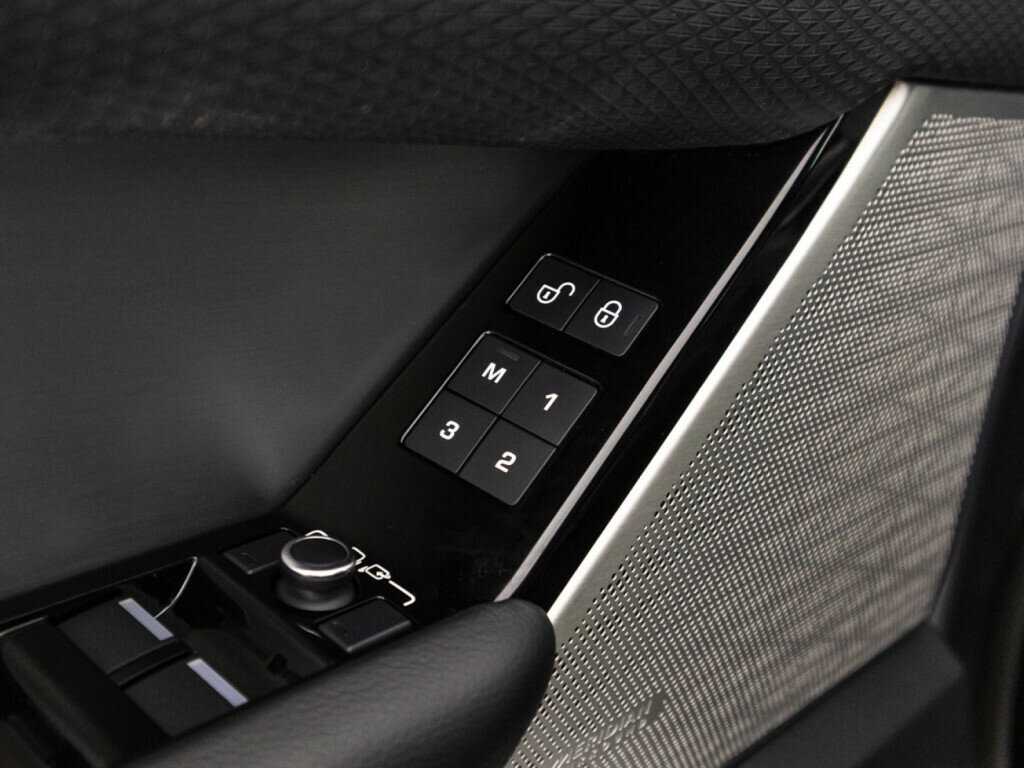 Купить Land Rover Range Rover Velar, 2019, 130 303 км, фото №17