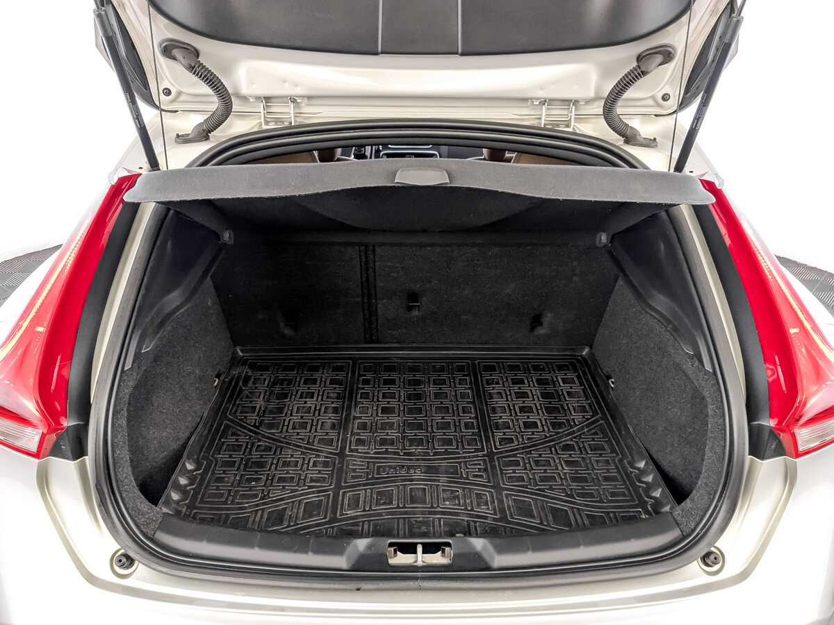 Купить Volvo V40, 2018, 78 425 км, фото №10