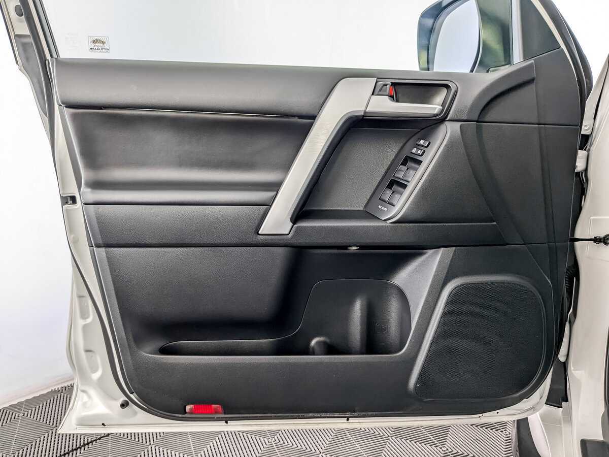 Купить Toyota Land Cruiser Prado, 2021, 54 378 км, фото №19