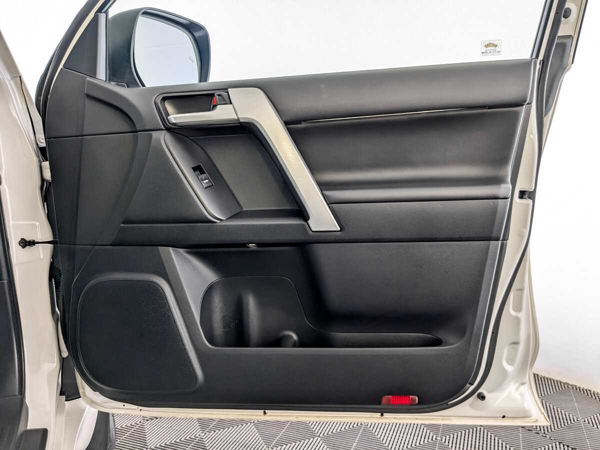 Купить Toyota Land Cruiser Prado, 2021, 54 378 км, фото №25