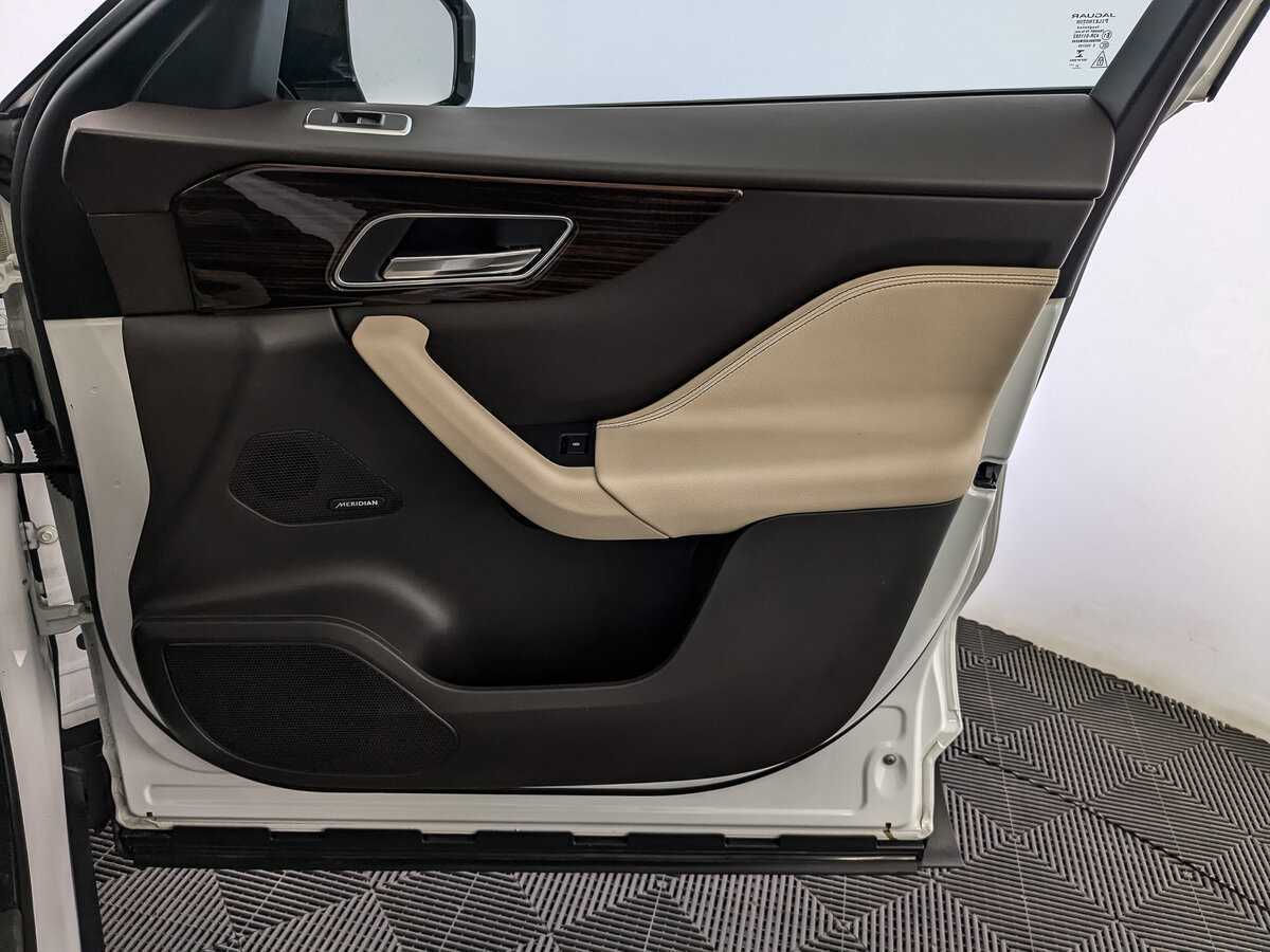 Купить Jaguar F-Pace, 2018, 165 369 км, фото №24