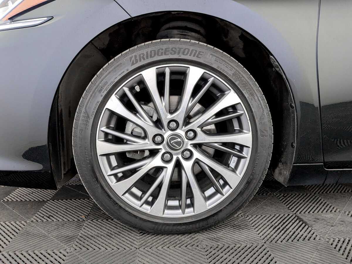 Купить Lexus ES 250, 2020, 90 000 км, фото №18