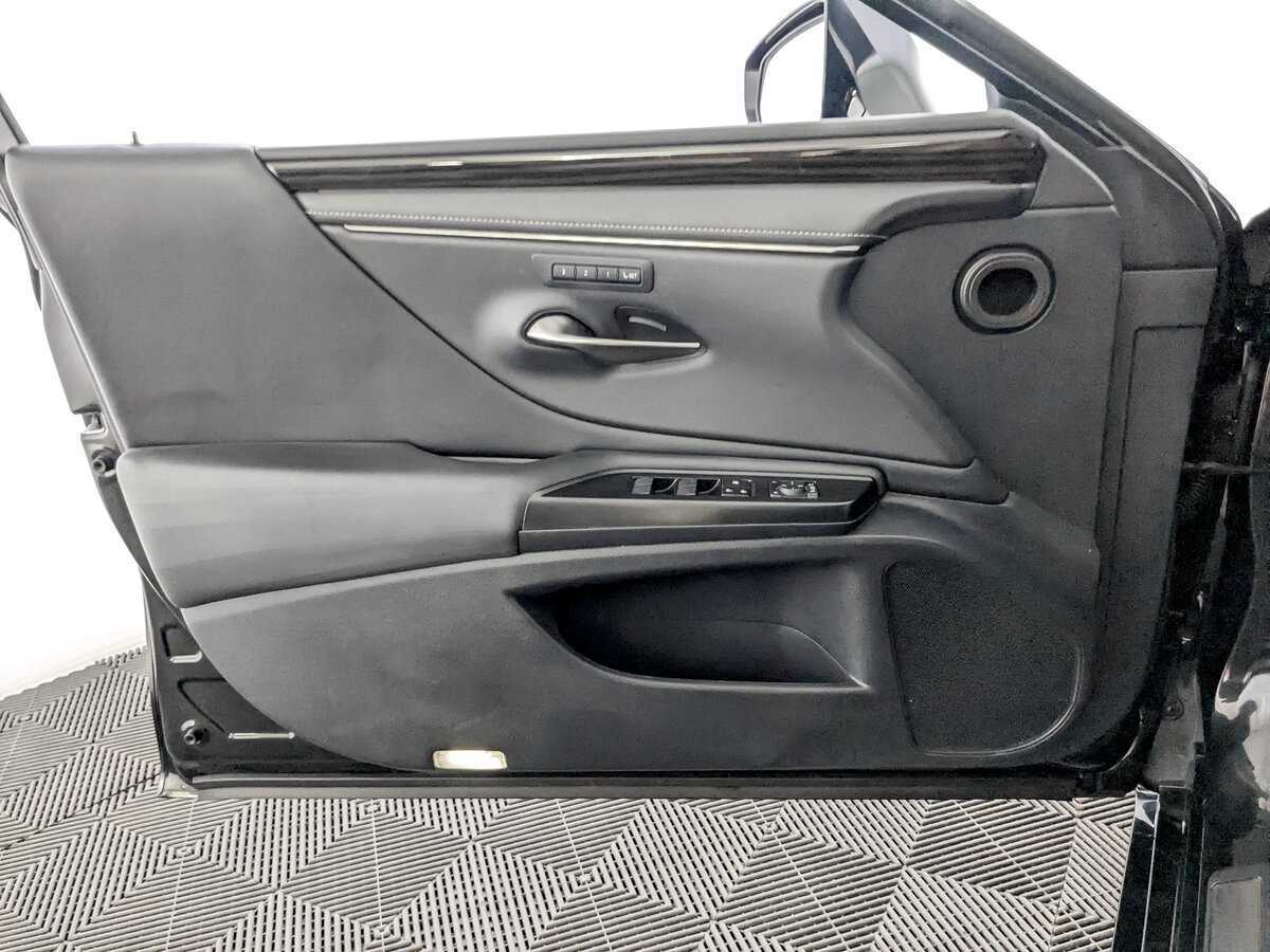 Купить Lexus ES 250, 2020, 90 000 км, фото №19