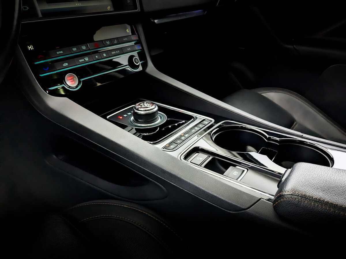 Купить Jaguar F-Pace, 2017, 119 322 км, фото №28