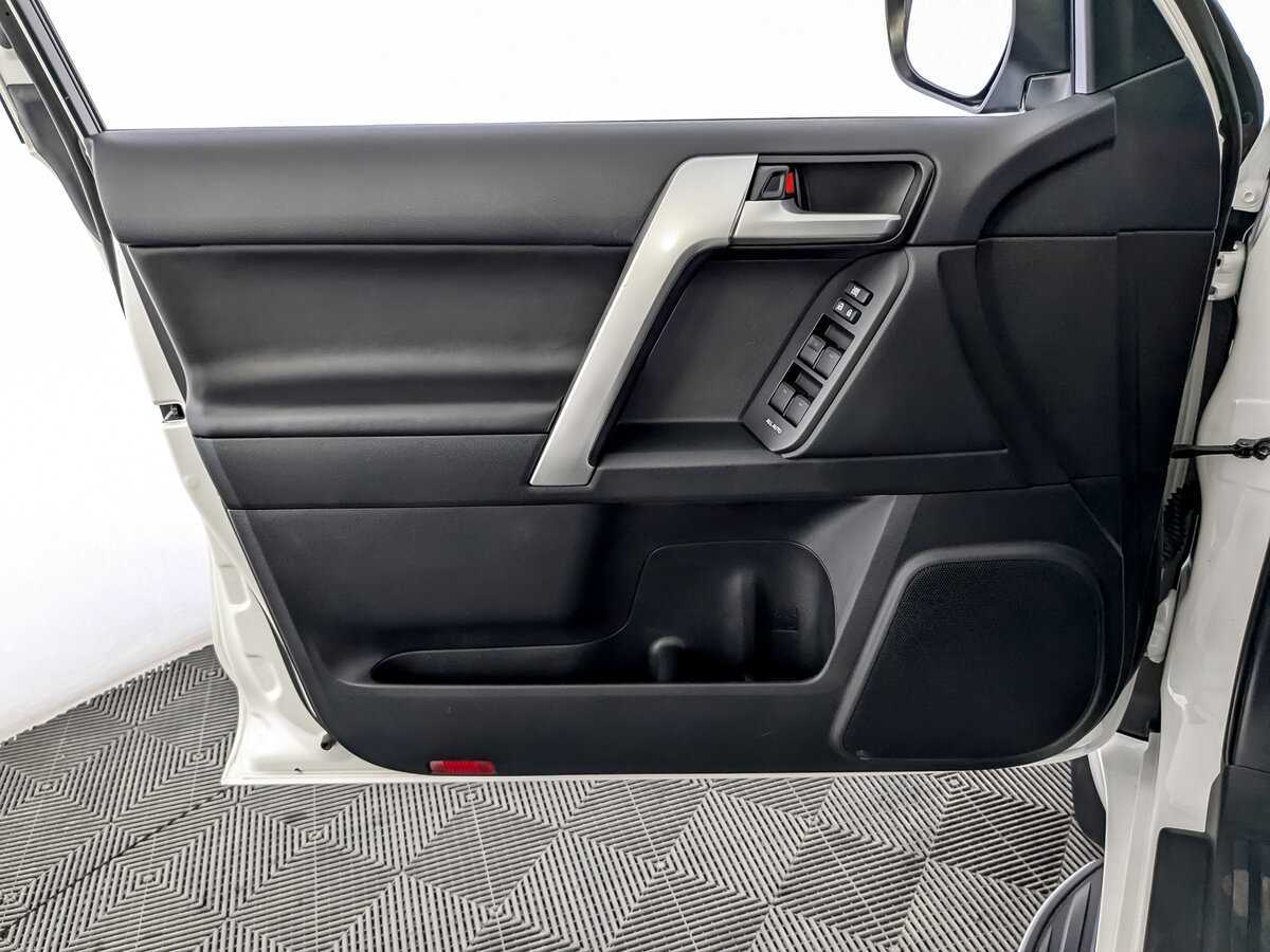 Купить Toyota Land Cruiser Prado, 2022, 68 299 км, фото №19