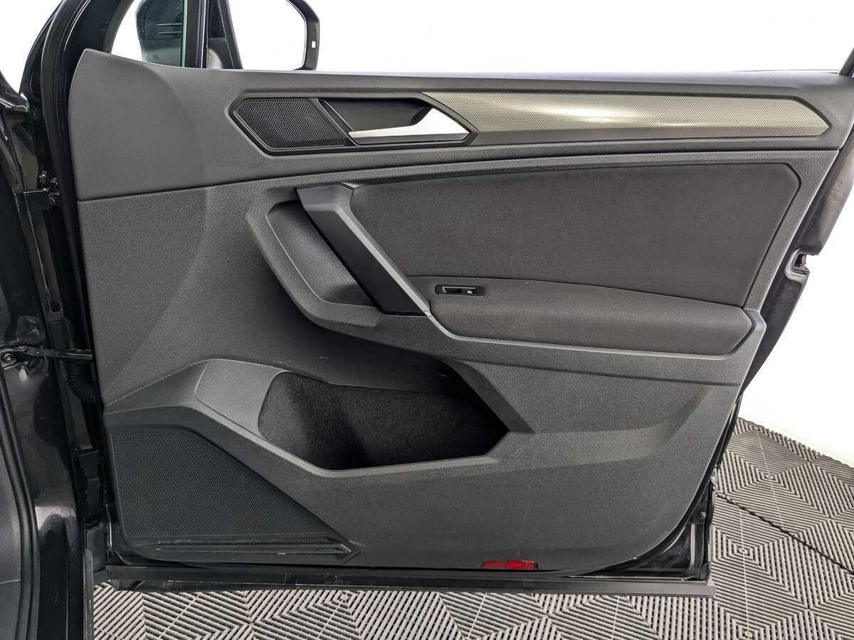 Купить Volkswagen Tiguan, 2019, 57 236 км, фото №24