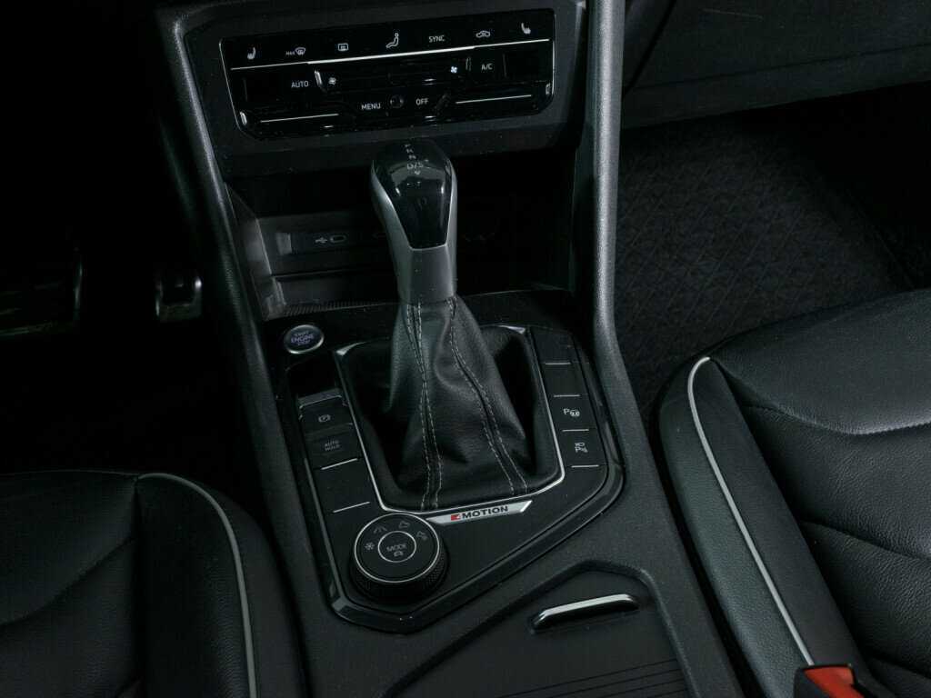 Купить Volkswagen Tiguan, 2021, 95 000 км, фото №13