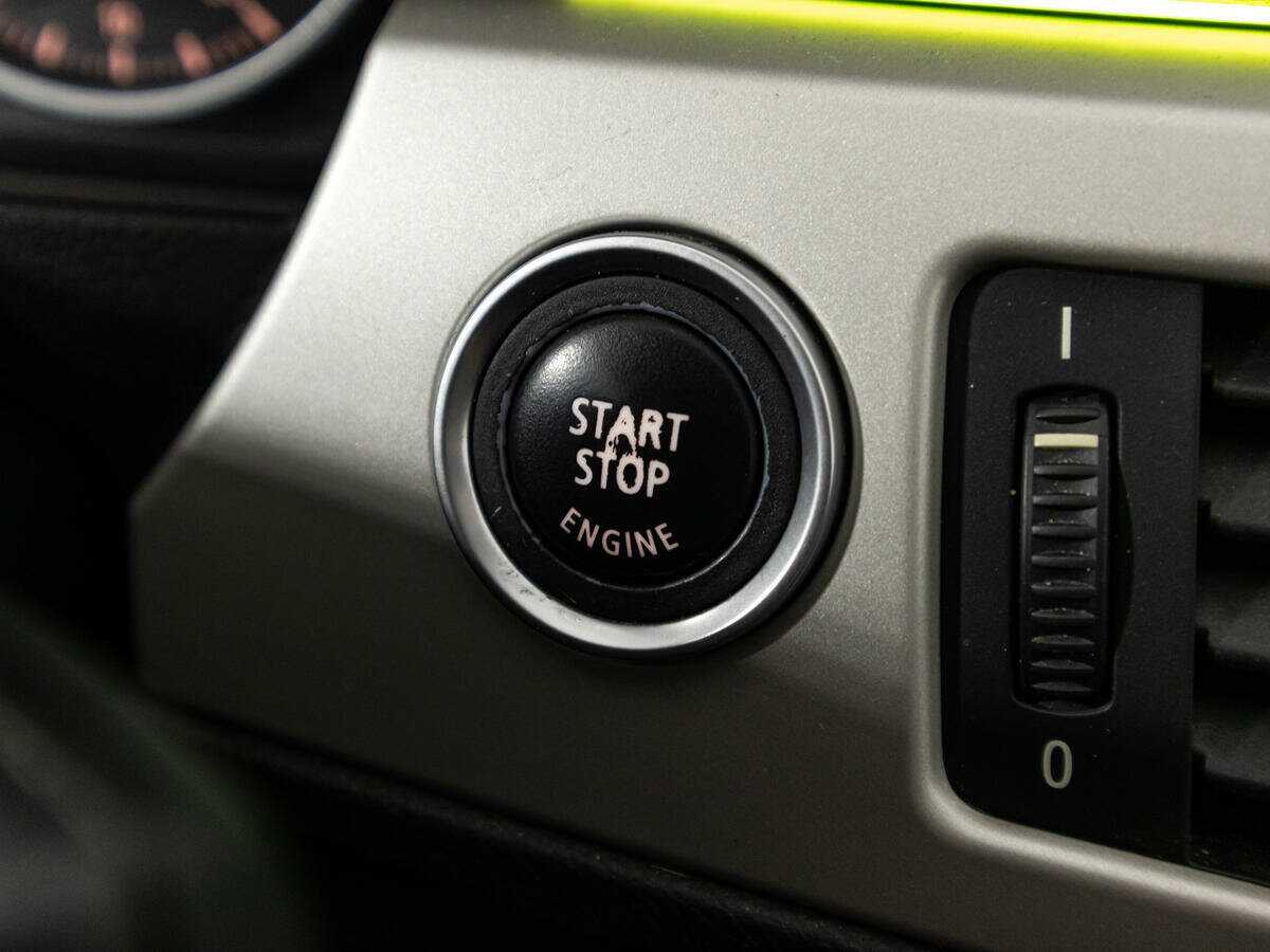 Купить BMW 3 серии 318i, 2011, 68 196 км, фото №17