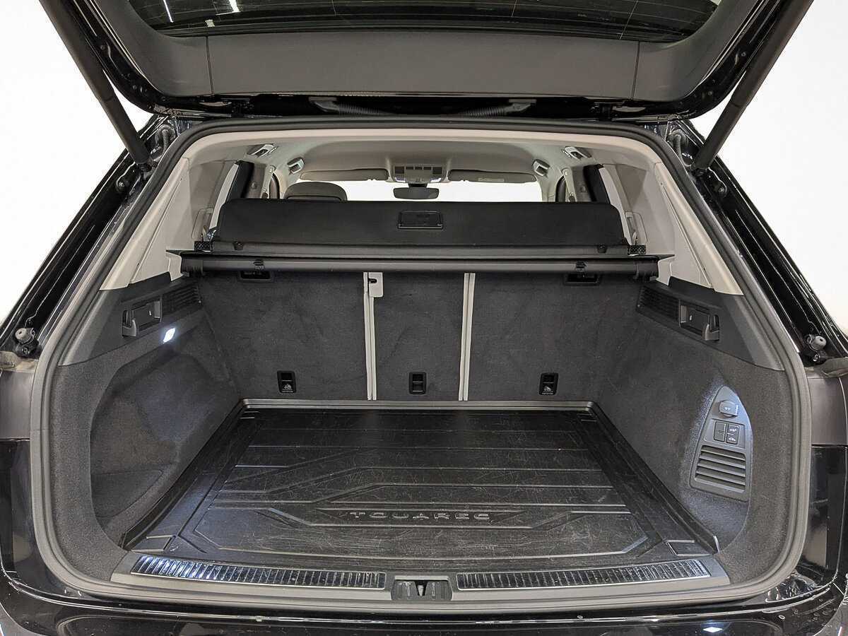 Купить Volkswagen Touareg, 2020, 97 829 км, фото №10