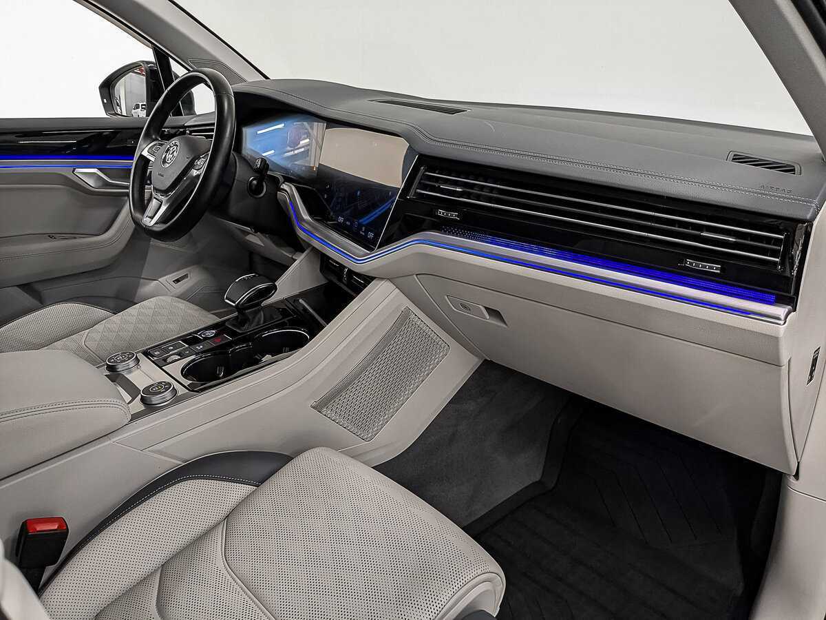 Купить Volkswagen Touareg, 2020, 97 829 км, фото №13
