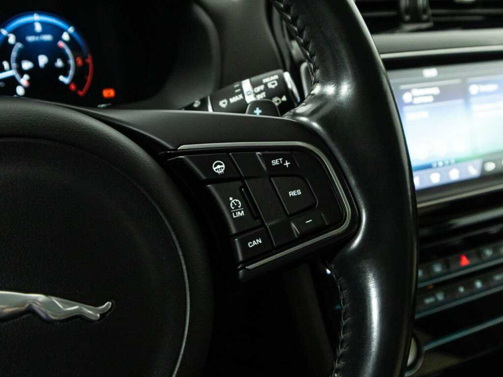 Купить Jaguar F-Pace, 2016, 108 000 км, фото №17