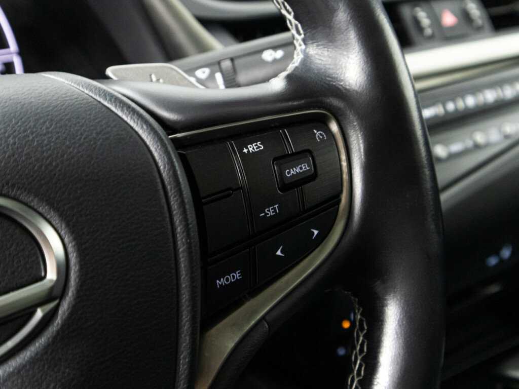 Купить Lexus ES 250, 2021, 110 944 км, фото №21