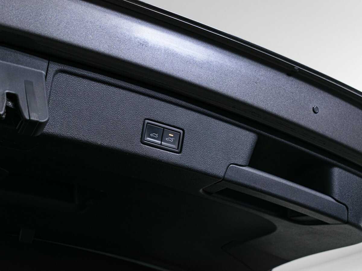 Купить Volkswagen Touareg, 2019, 157 400 км, фото №10