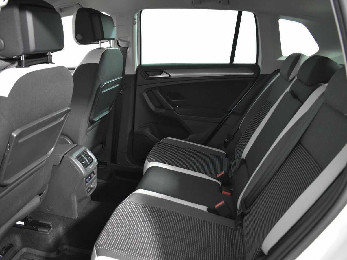 Купить Volkswagen Tiguan, 2019, 50 880 км, фото №11