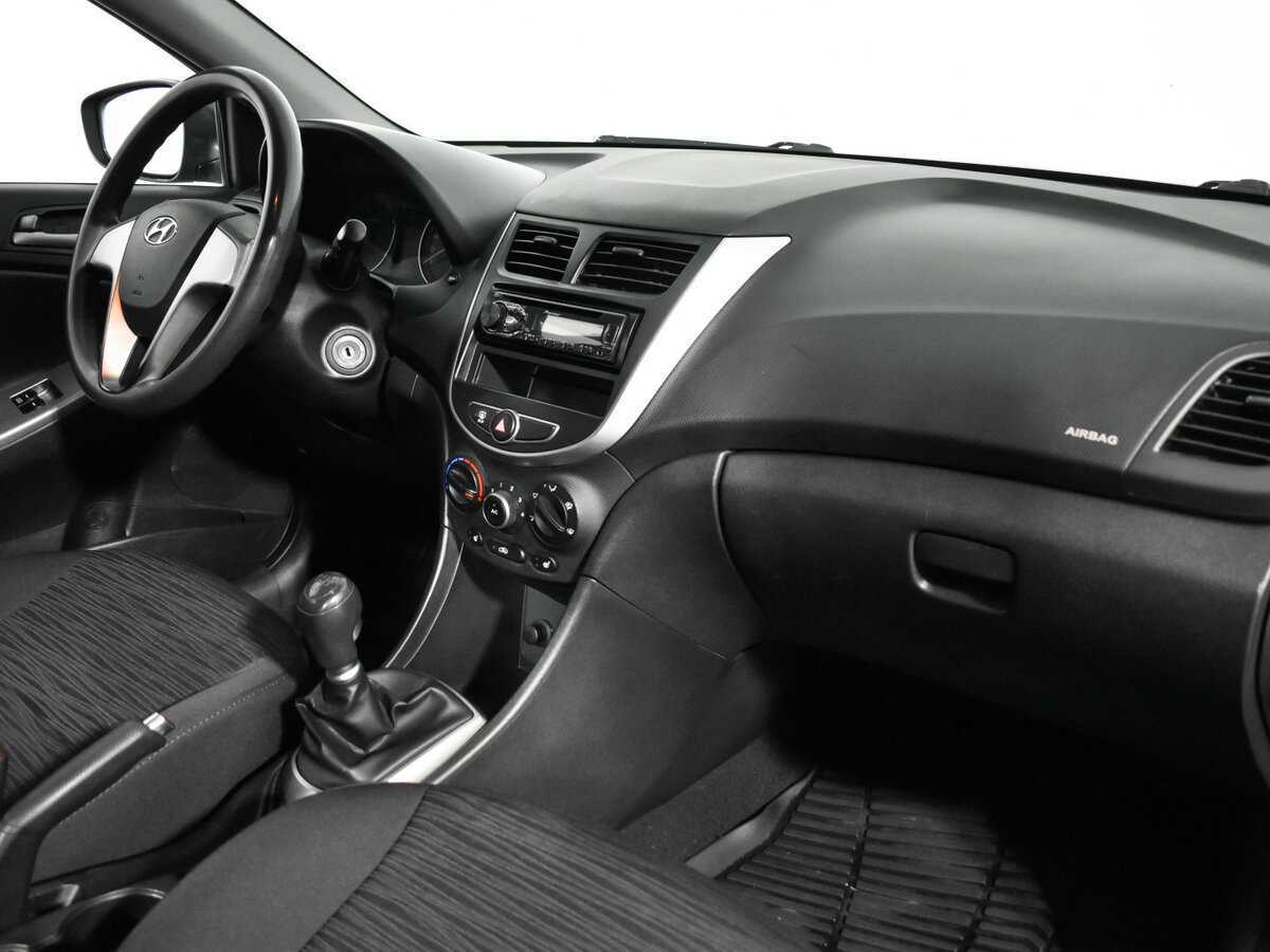 Купить Hyundai Solaris, 2016, 200 800 км, фото №9