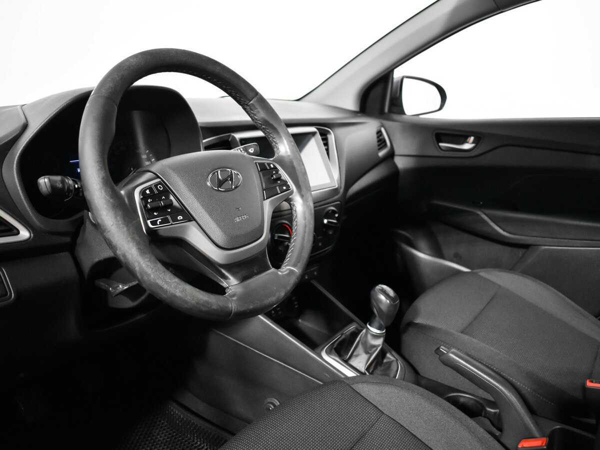 Купить Hyundai Solaris, 2017, 347 550 км, фото №13