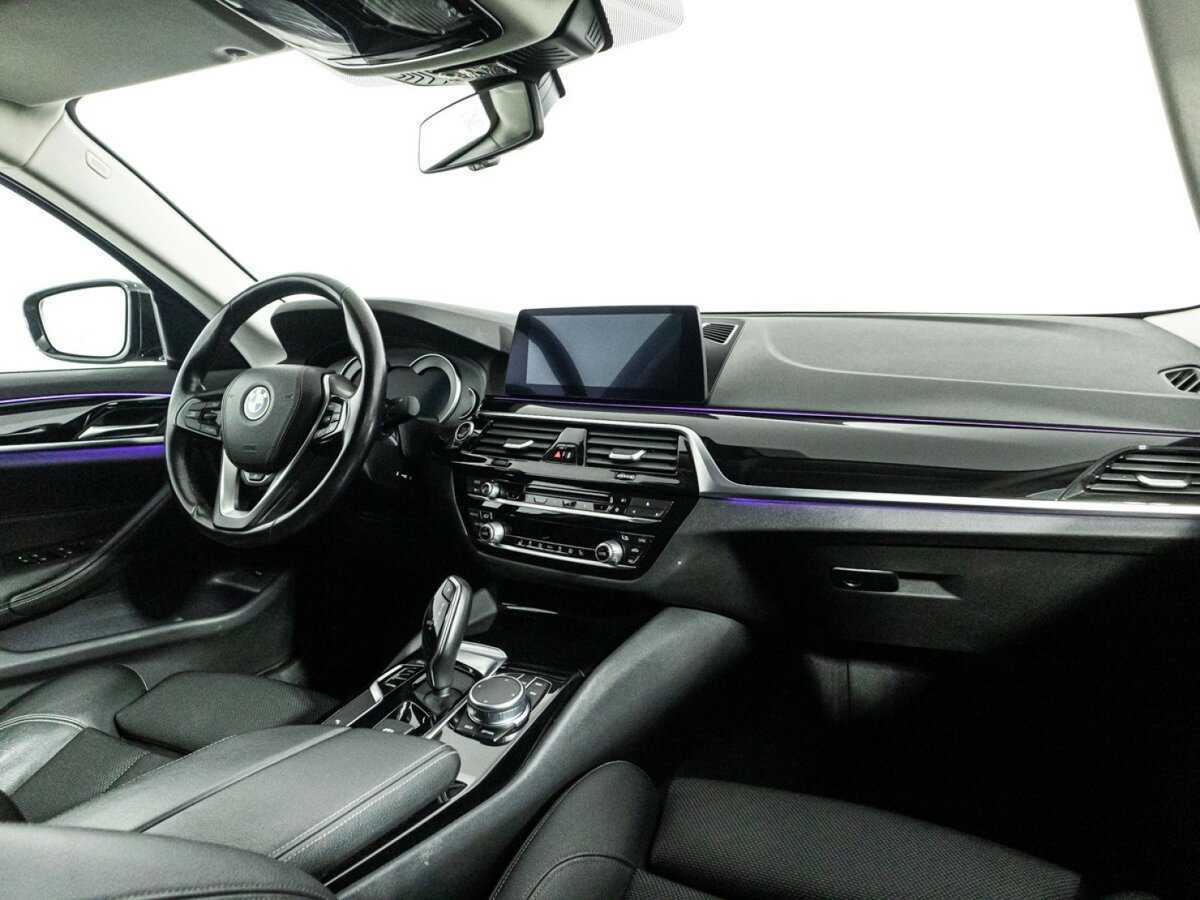Купить BMW 5 серии 520d, 2019, 90 279 км, фото №9