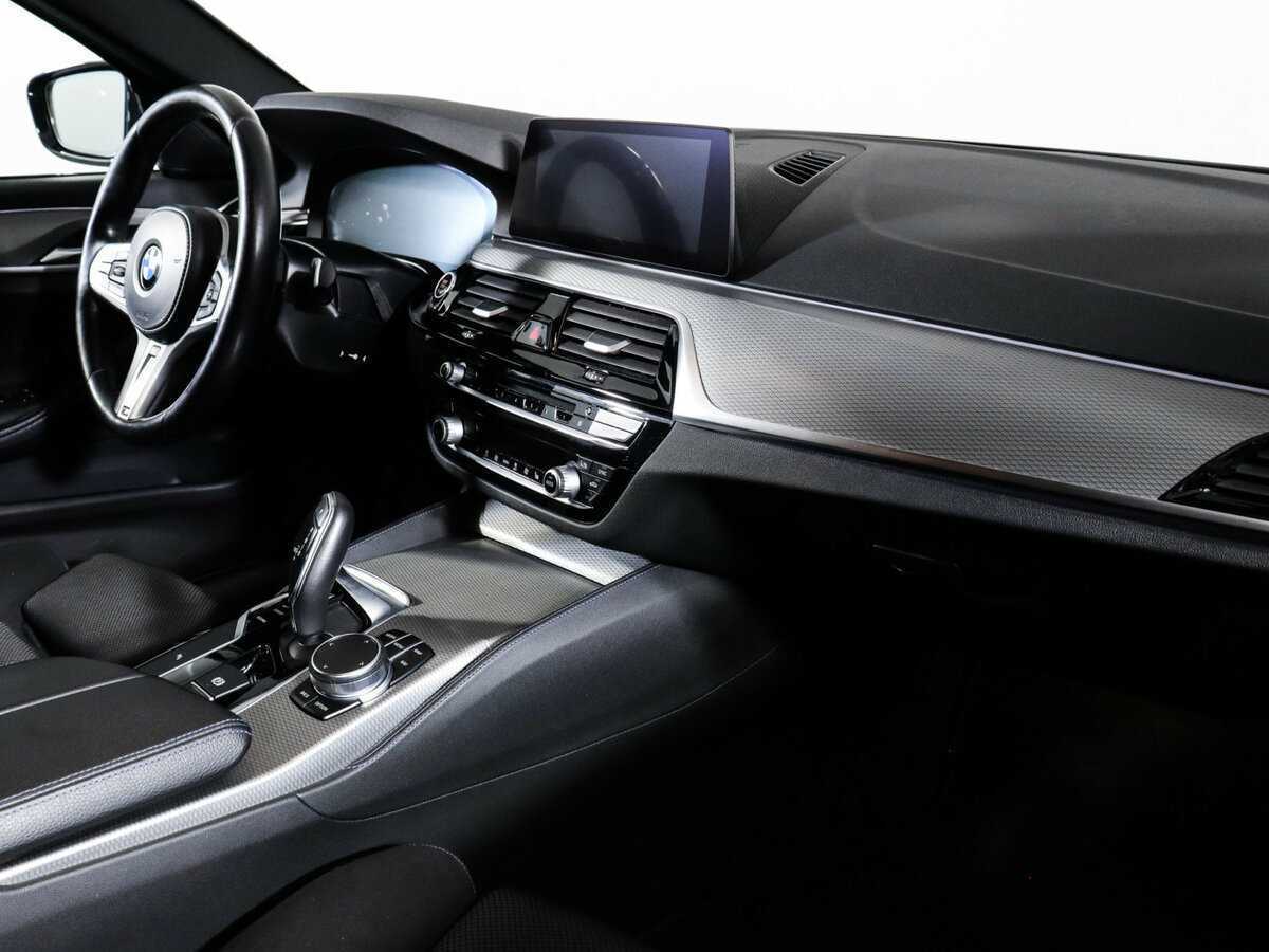 Купить BMW 5 серии 520d xDrive, 2018, 61 000 км, фото №9