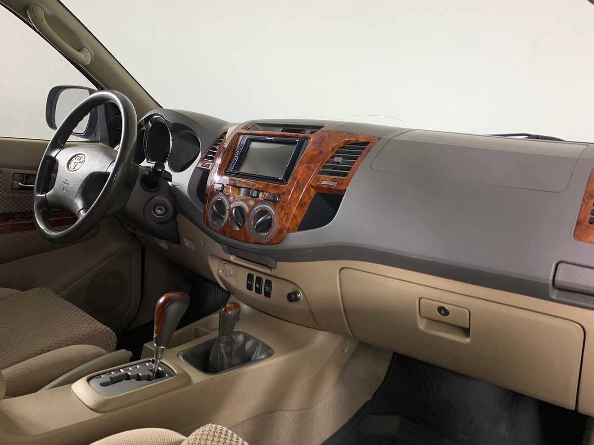 Купить Toyota Fortuner, 2011, 314 544 км, фото №11