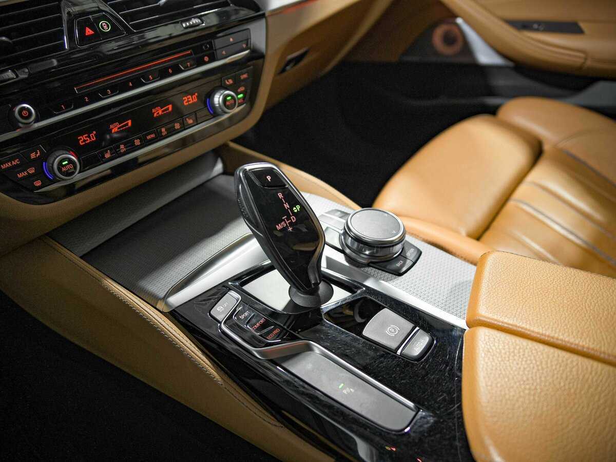Купить BMW 5 серии 520d, 2017, 145 862 км, фото №12