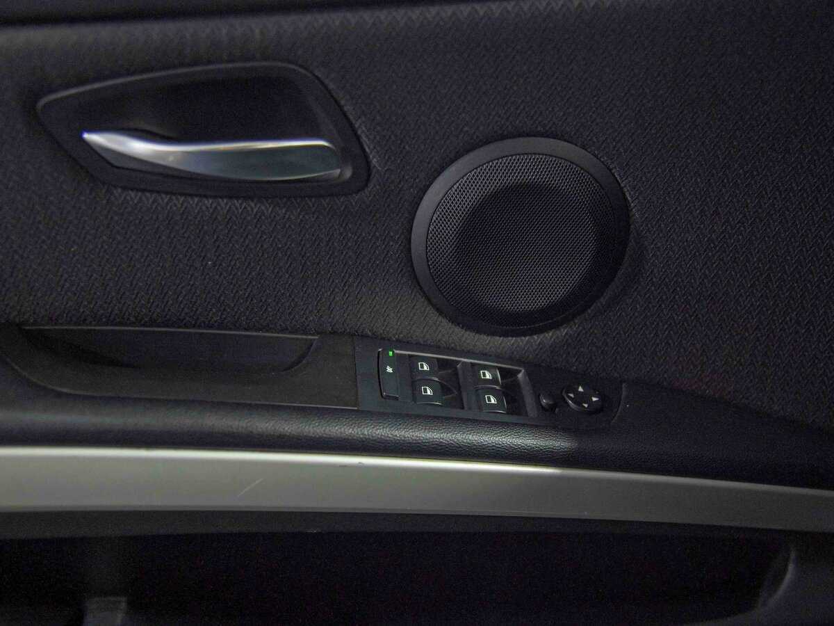 Купить BMW 3 серии 318i, 2011, 231 942 км, фото №10