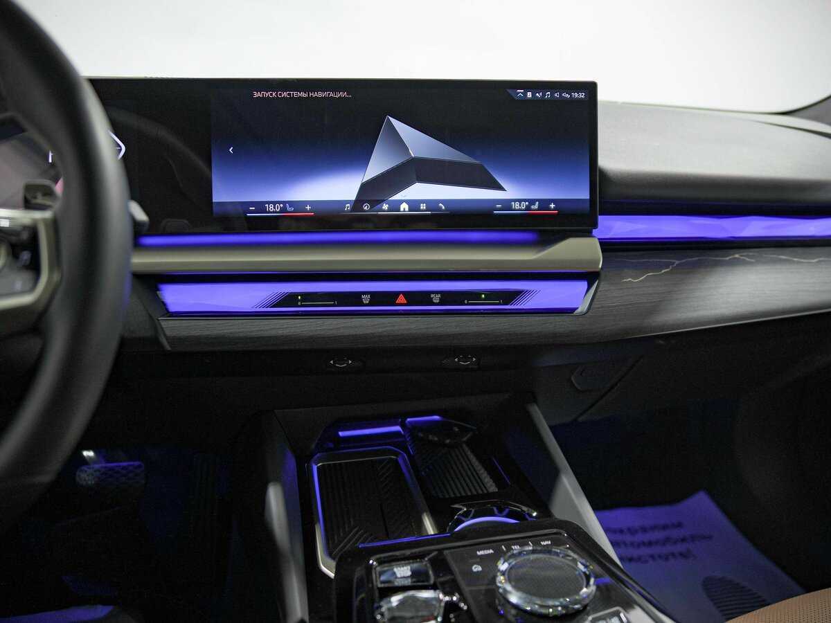 Купить BMW 5 серии Long 530Li, 2024, 35 км, фото №12