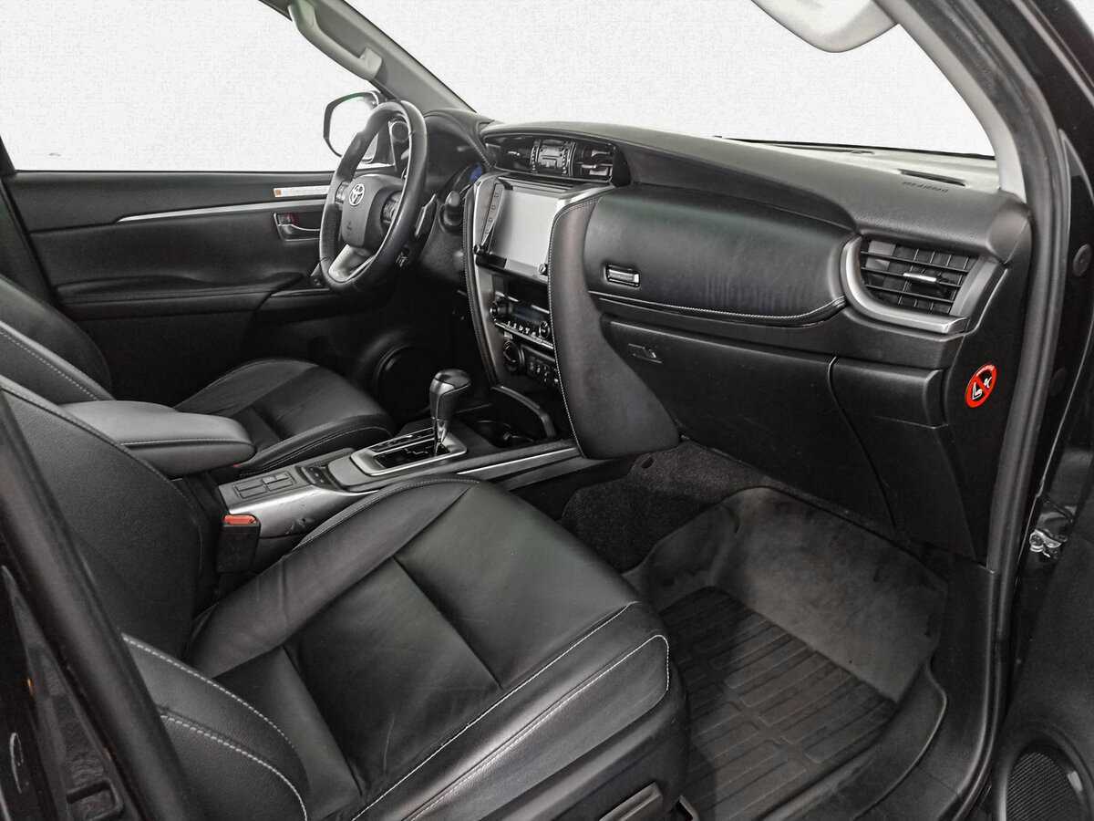 Купить Toyota Fortuner, 2020, 133 030 км, фото №7