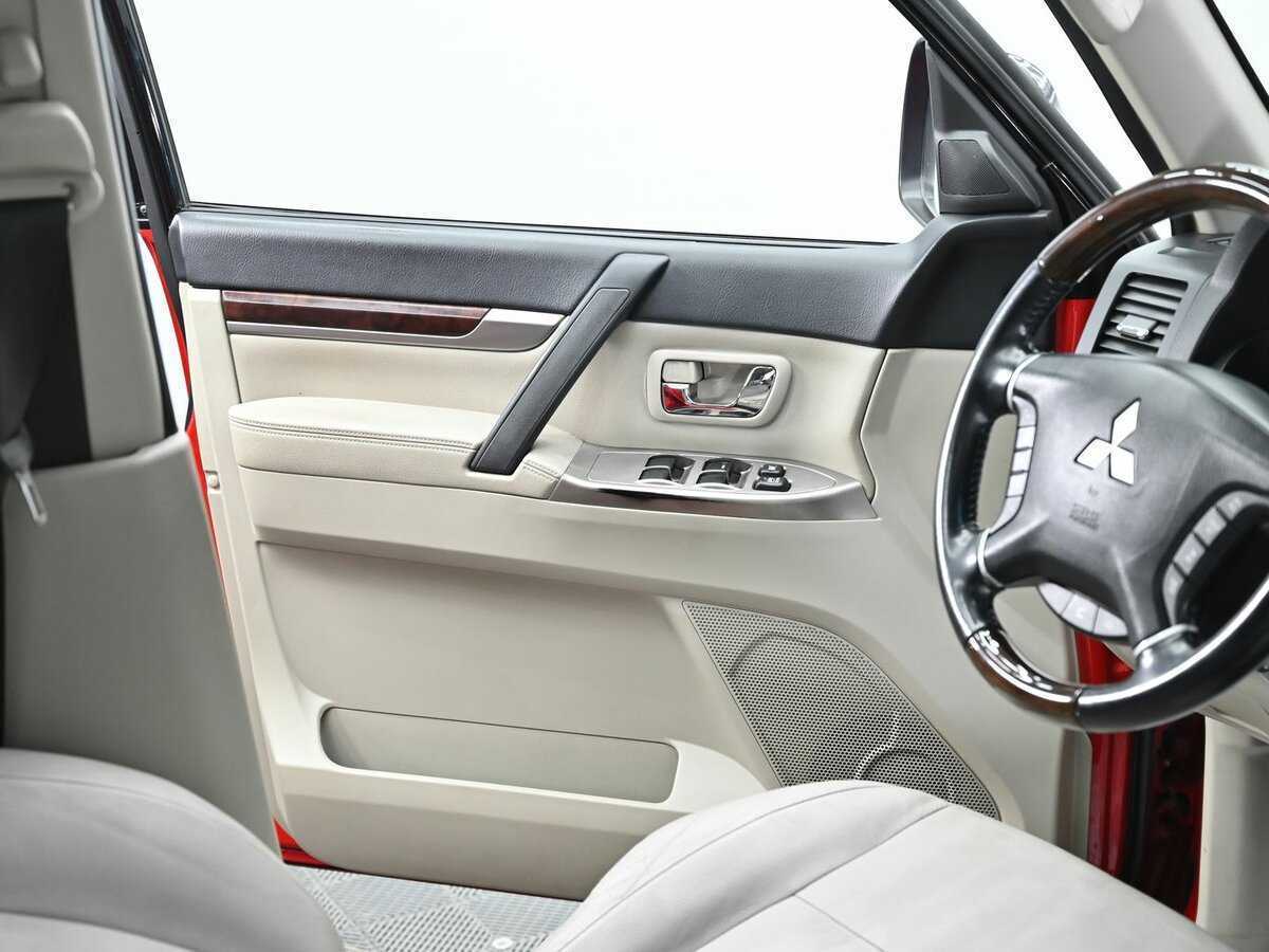 Купить Mitsubishi Pajero, 2018, 99 000 км, фото №6