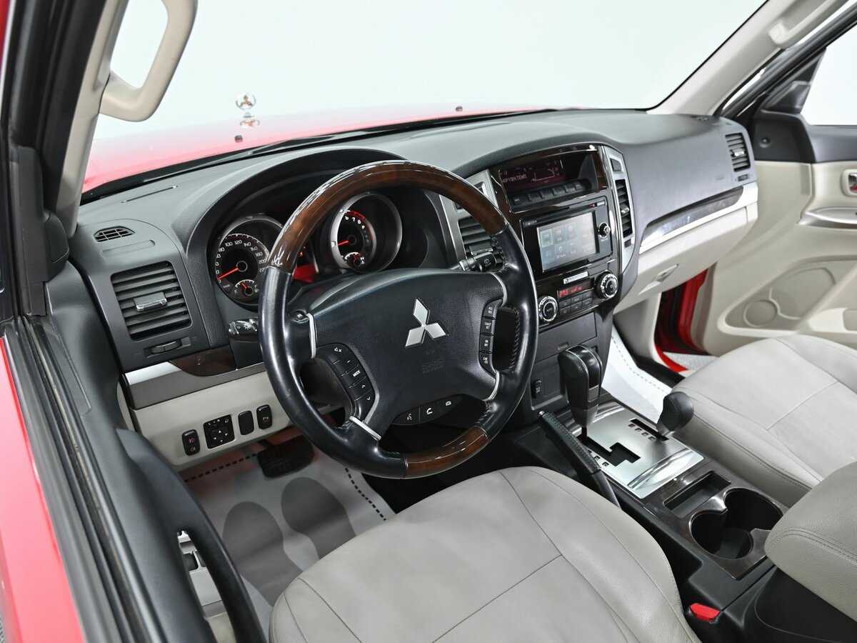 Купить Mitsubishi Pajero, 2018, 99 000 км, фото №7