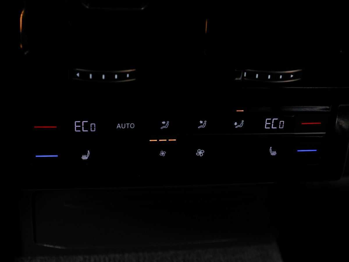 Купить Volkswagen Touareg, 2018, 90 730 км, фото №18