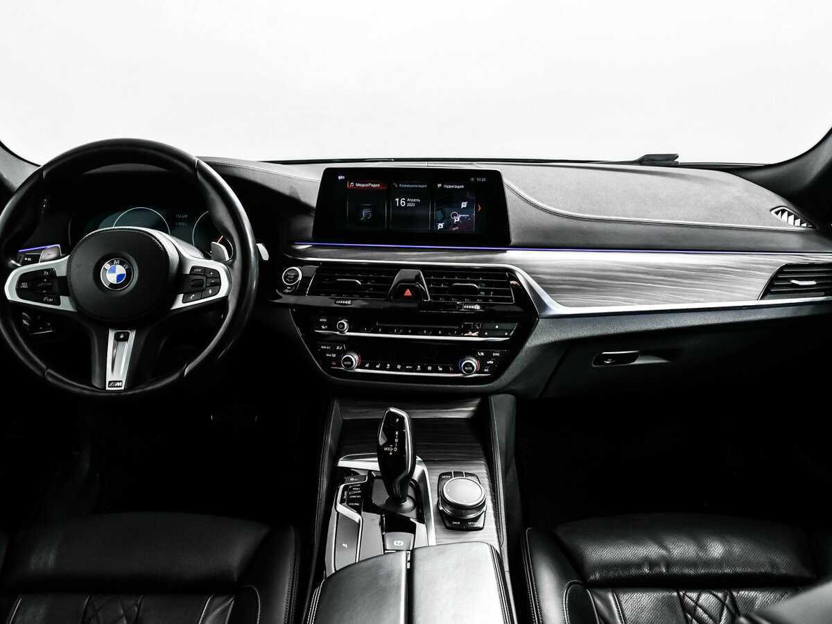 Купить BMW 5 серии 530d xDrive, 2019, 100 500 км, фото №11