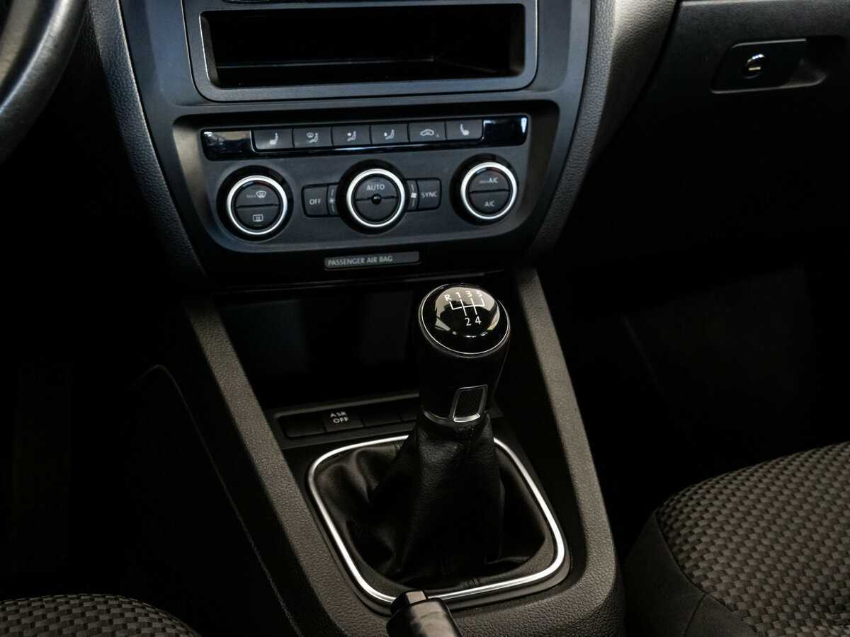 Купить Volkswagen Jetta, 2013, 108 694 км, фото №10