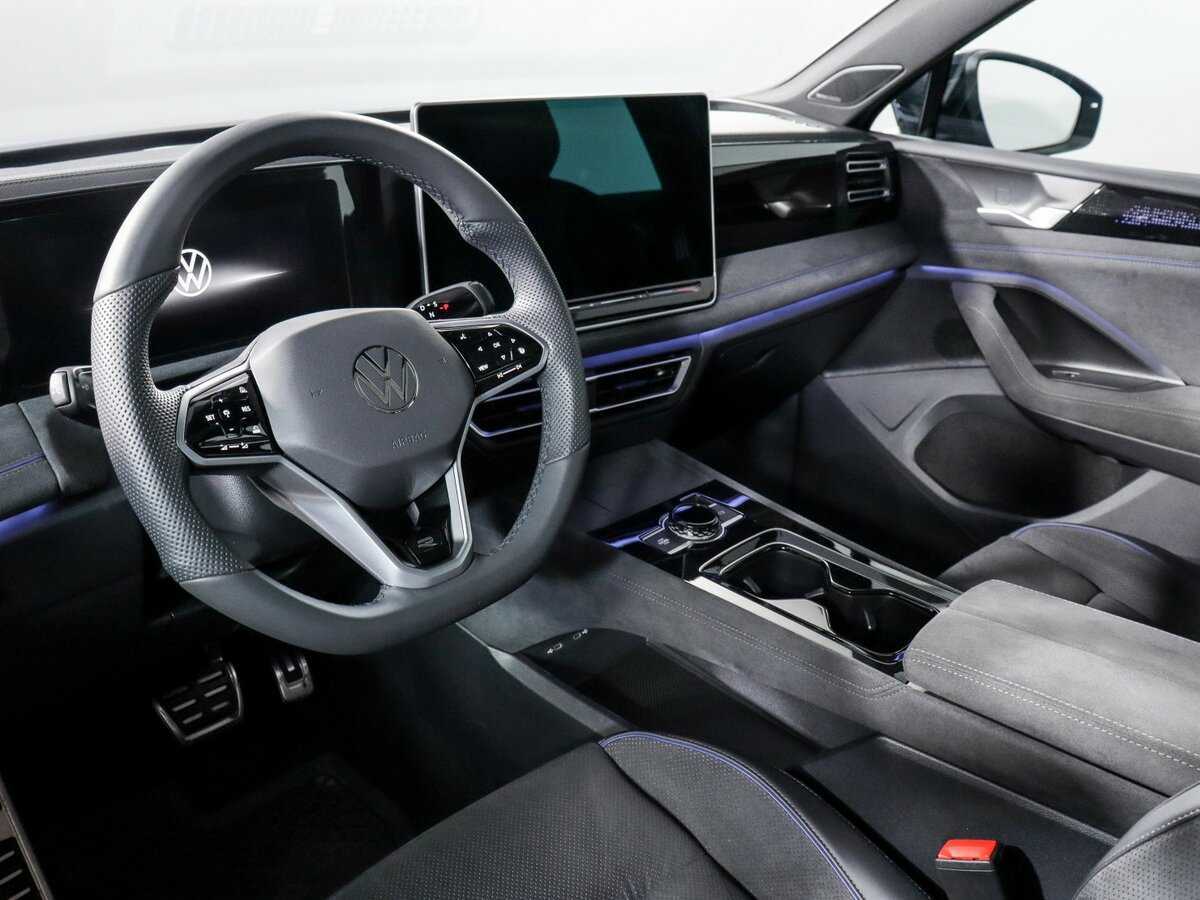 Купить Volkswagen Tiguan L Pro, 2024, 3 228 км, фото №11