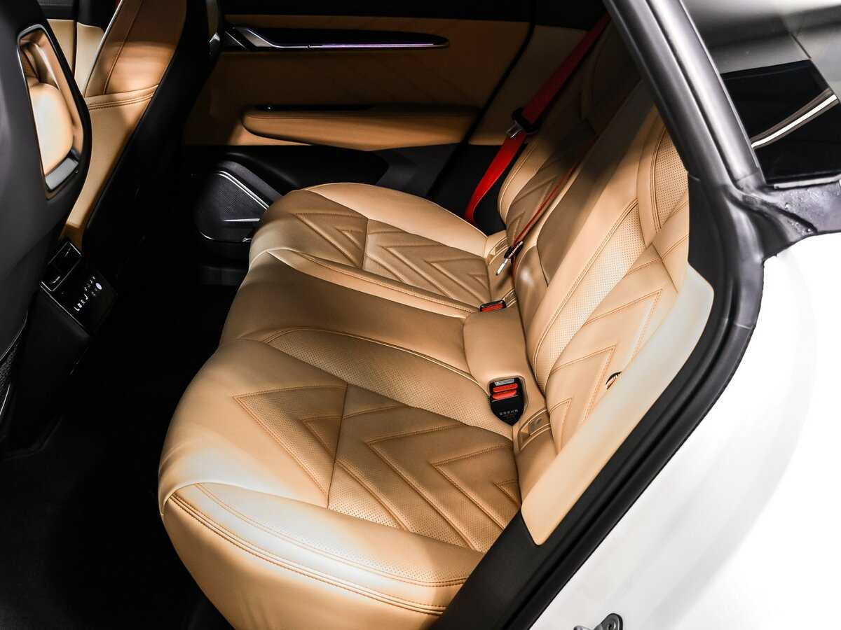 Купить Zeekr 001 100 kWh (CCS2), 2024, 17 800 км, фото №13