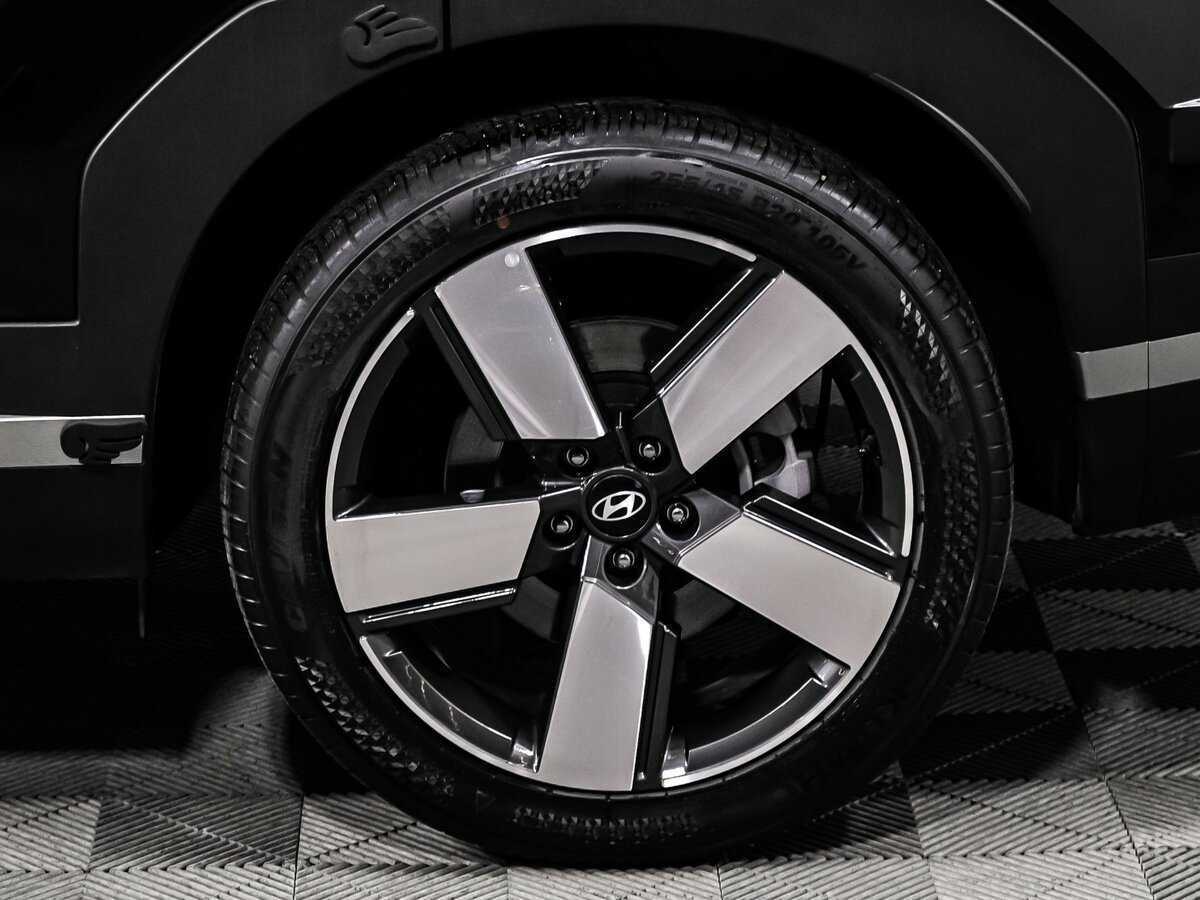 Купить Hyundai Santa Fe, 2023, 3 736 км, фото №17